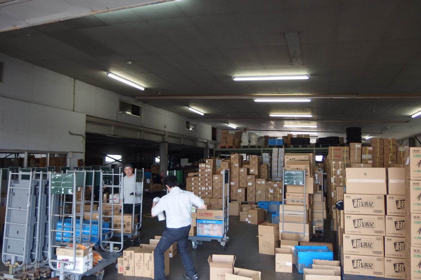 求人:食料品の品出し等