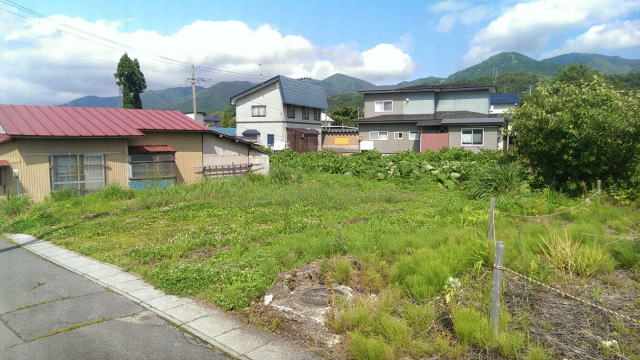 秋田県鹿角市花輪字上頭無102-2、105-7の売地
